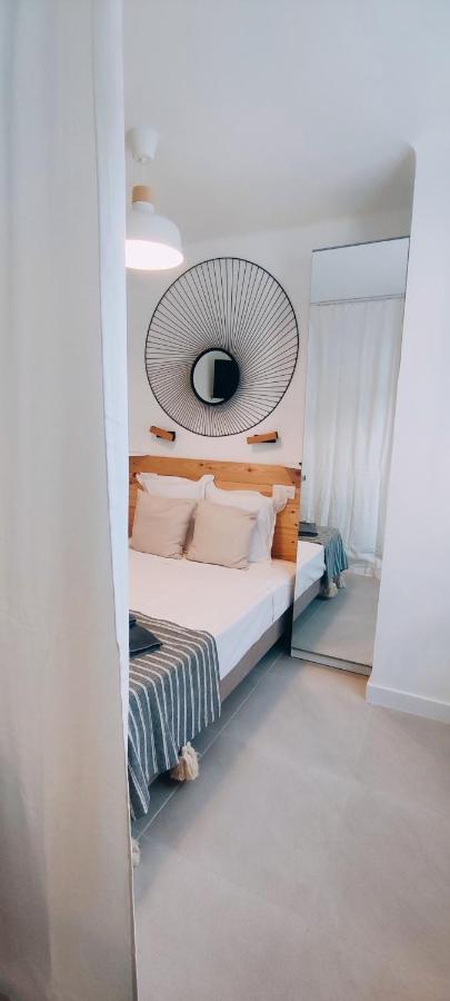 Le Studio Des Tours - Parking Apartment Arles Bagian luar foto